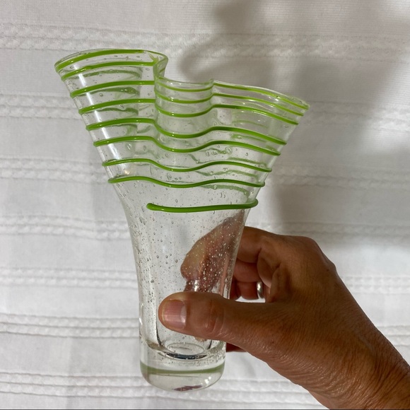 Vintage glass Flower vase green glass overlay in  a spiral - Picture 1 of 8